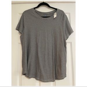 Short Sleeve Old Navy Black and White Striped Everywear Tee